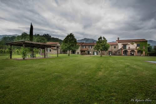 Apartment Coriana &